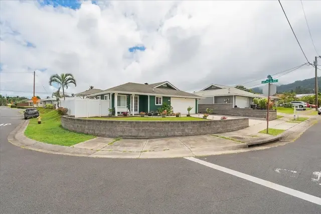 Listing Image for 34 Mauli Ola St 30 of 35