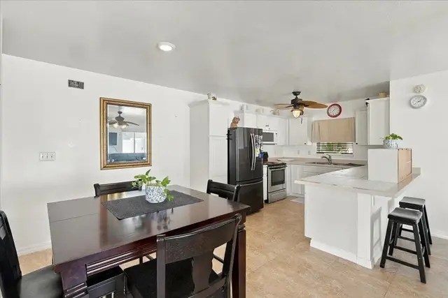Listing Image for 34 Mauli Ola St 5 of 35