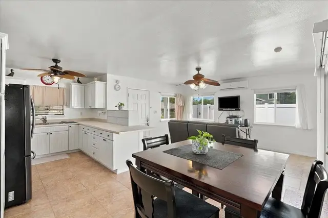Listing Image for 34 Mauli Ola St 6 of 35