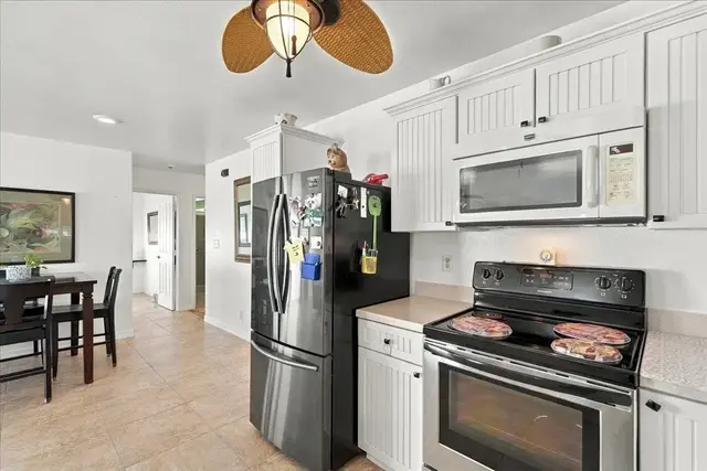 Listing Image for 34 Mauli Ola St 8 of 35