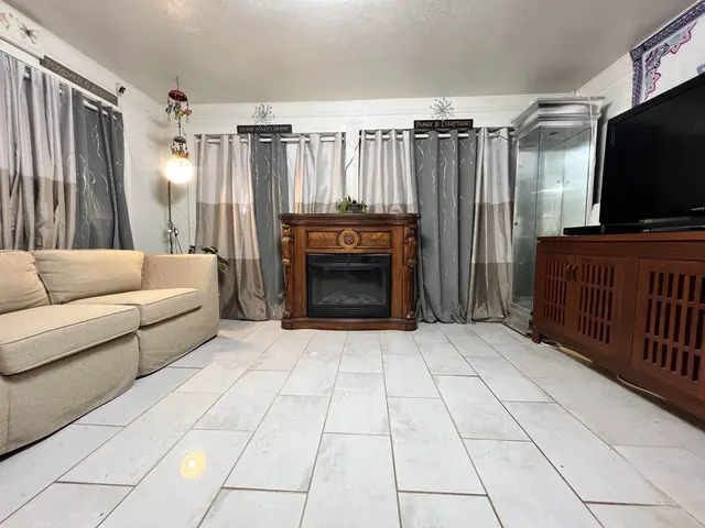 Listing Image for 136 Aliilani St 11 of 32