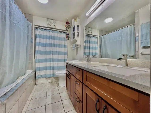 Listing Image for 136 Aliilani St 14 of 32