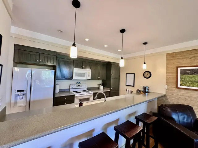 Listing Image for 100 Lio Pl P2 1 of 32