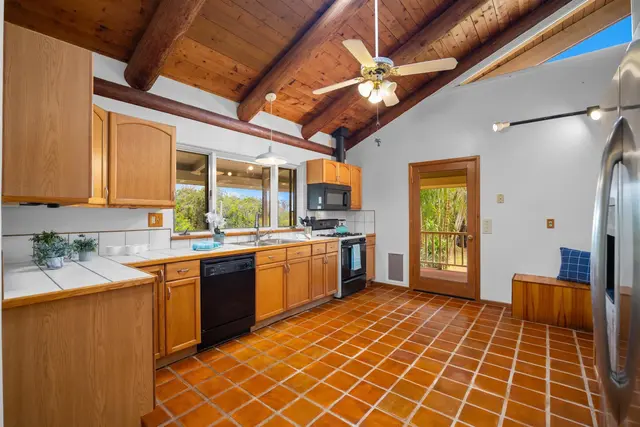 Listing Image for 1160 Ehu Rd 10 of 30