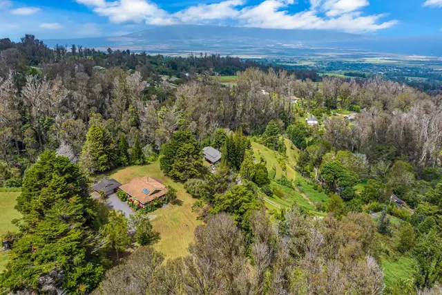 Listing Image for 1160 Ehu Rd 27 of 30