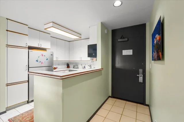 Listing Image for 2661 Kekaa Dr L-202 11 of 47