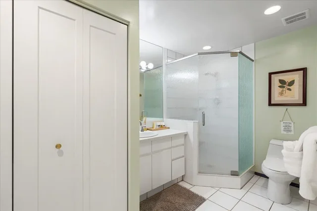 Listing Image for 2661 Kekaa Dr L-202 25 of 47