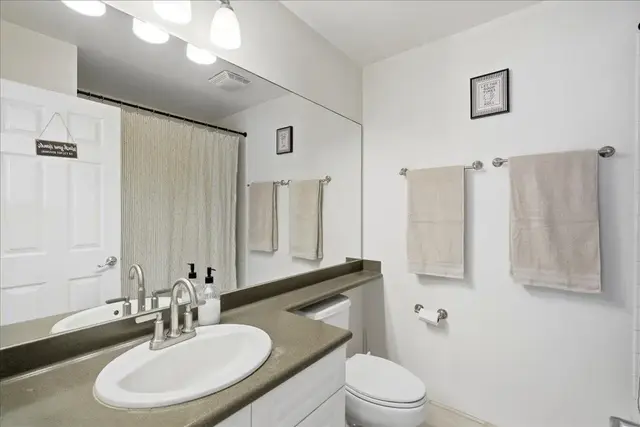 Listing Image for 18 Henohea Pl 26 of 50