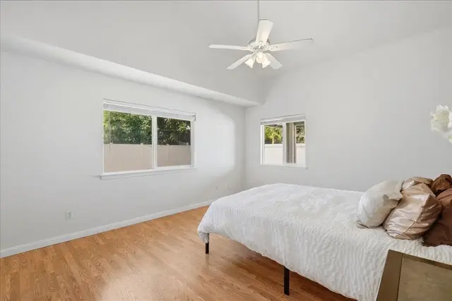 Listing Image for 18 Henohea Pl 30 of 50
