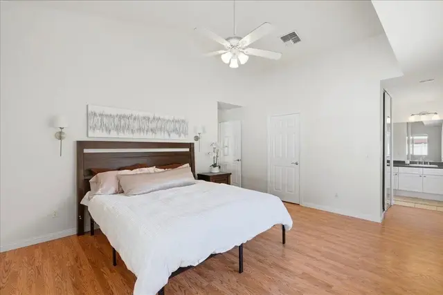 Listing Image for 18 Henohea Pl 32 of 50