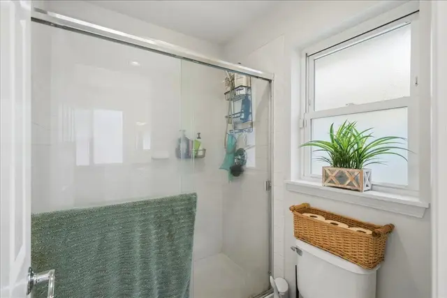 Listing Image for 18 Henohea Pl 35 of 50