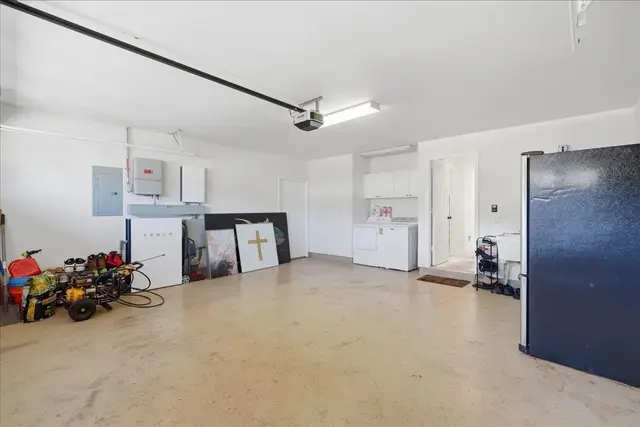 Listing Image for 18 Henohea Pl 36 of 50