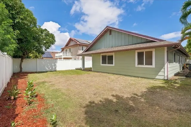 Listing Image for 18 Henohea Pl 40 of 50