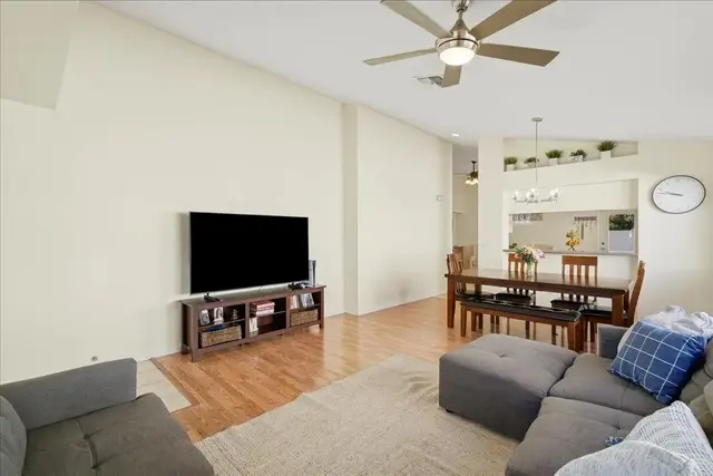 Listing Image for 18 Henohea Pl 9 of 50