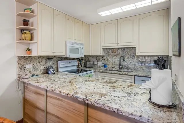 Listing Image for 2695 S Kihei Rd 7405 5 of 39