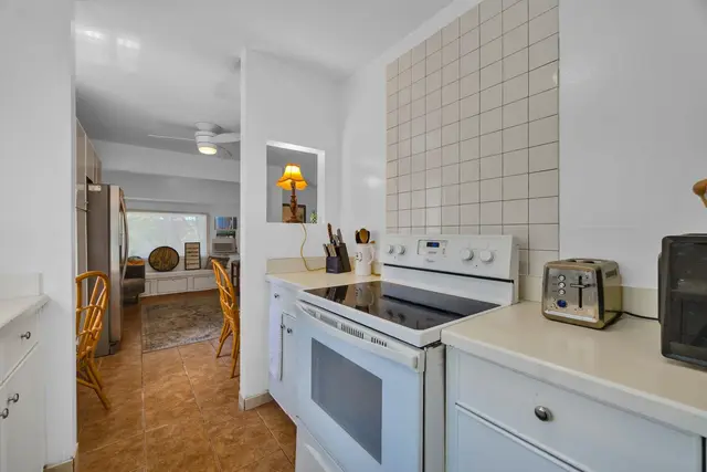 Listing Image for 2065 Kanoe St A 8 of 24