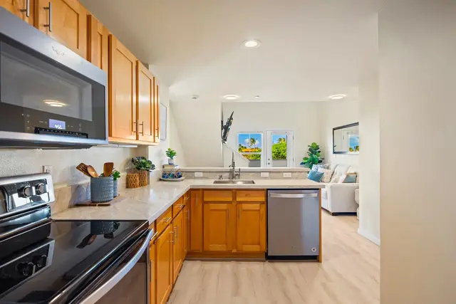 Listing Image for 3710 Lower Honoapiilani Rd F40 10 of 49