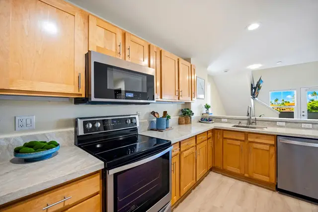 Listing Image for 3710 Lower Honoapiilani Rd F40 11 of 49