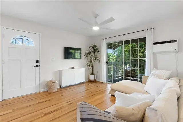 Listing Image for 160 Keonekai Rd 18-204 1 of 34