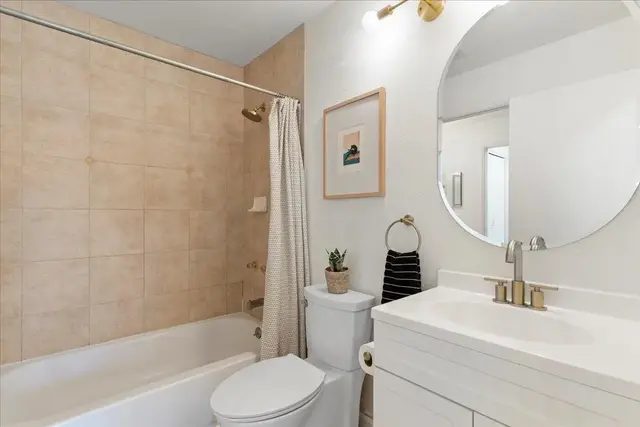 Listing Image for 160 Keonekai Rd 18-204 19 of 34