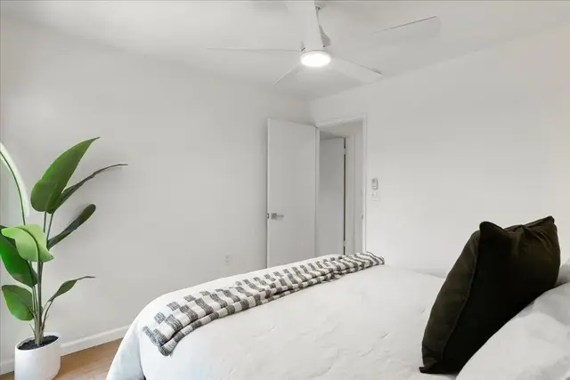 Listing Image for 160 Keonekai Rd 18-204 22 of 34
