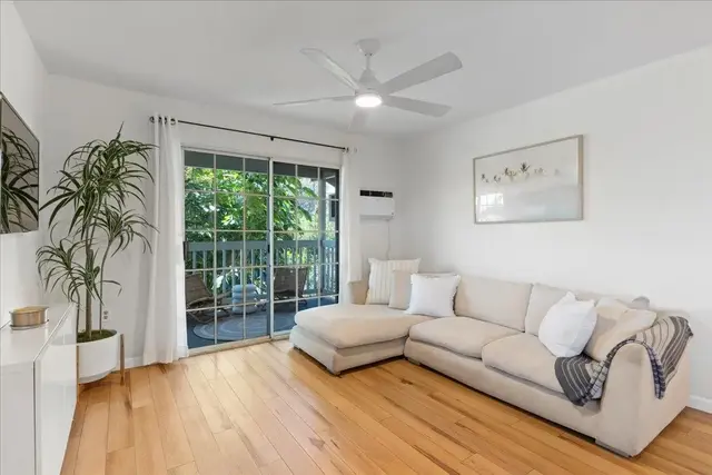 Listing Image for 160 Keonekai Rd 18-204 3 of 34