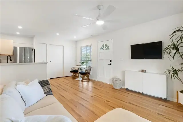 Listing Image for 160 Keonekai Rd 18-204 9 of 34