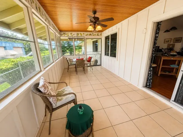 Listing Image for 1633 Farrington Ave 25 of 38