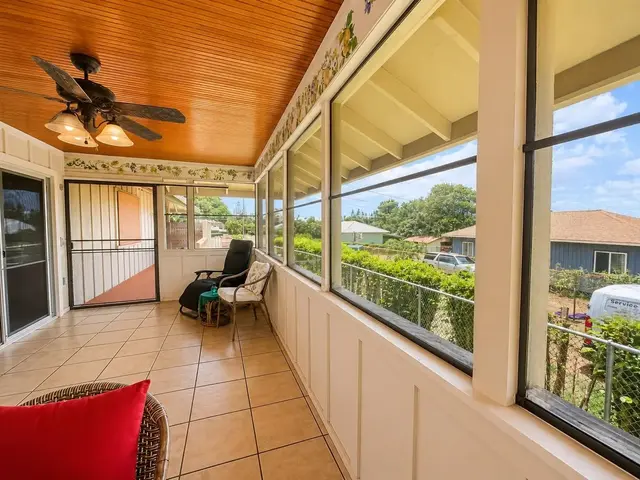 Listing Image for 1633 Farrington Ave 26 of 38