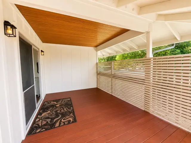 Listing Image for 1633 Farrington Ave 27 of 38