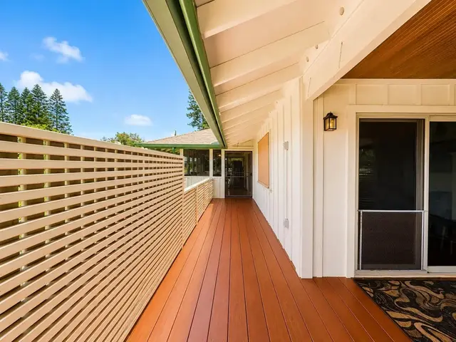 Listing Image for 1633 Farrington Ave 28 of 38