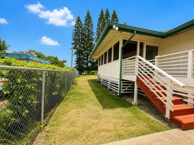 Listing Image for 1633 Farrington Ave 29 of 38