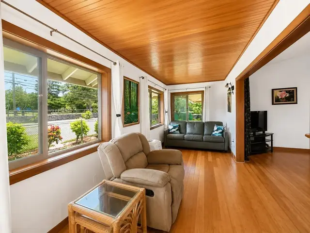 Listing Image for 1633 Farrington Ave 9 of 38