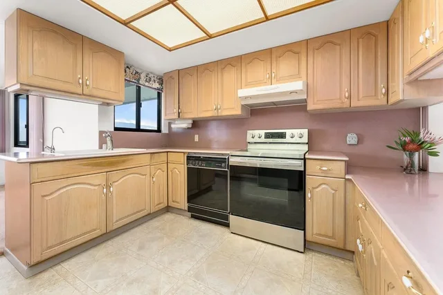 Listing Image for 545 Iiwi Way 12 of 30