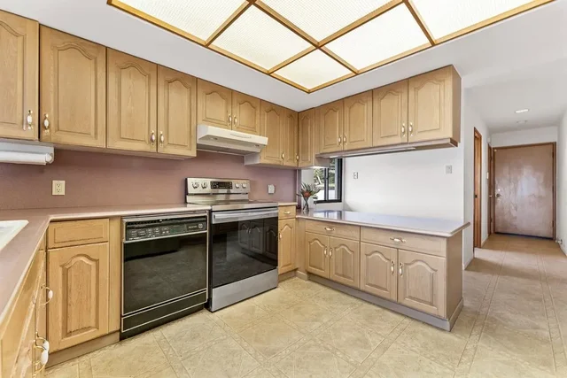 Listing Image for 545 Iiwi Way 14 of 30