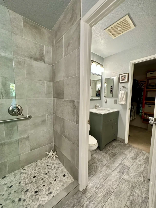 Listing Image for 160 Keonekai Rd 18-203 15 of 29