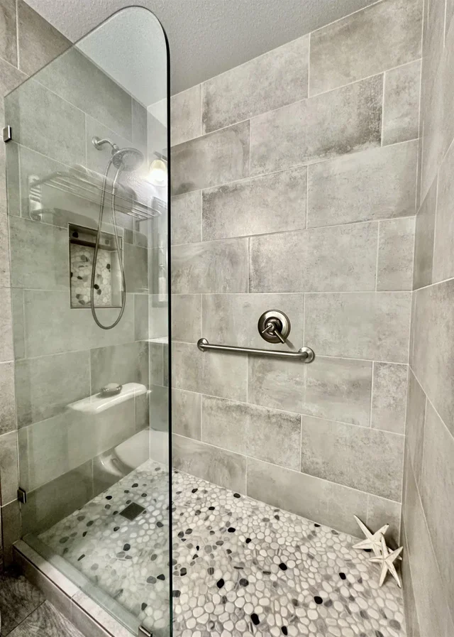 Listing Image for 160 Keonekai Rd 18-203 16 of 29