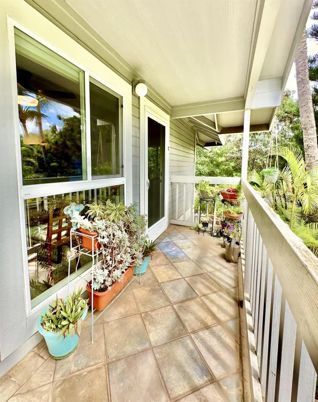 Listing Image for 160 Keonekai Rd 18-203 2 of 29