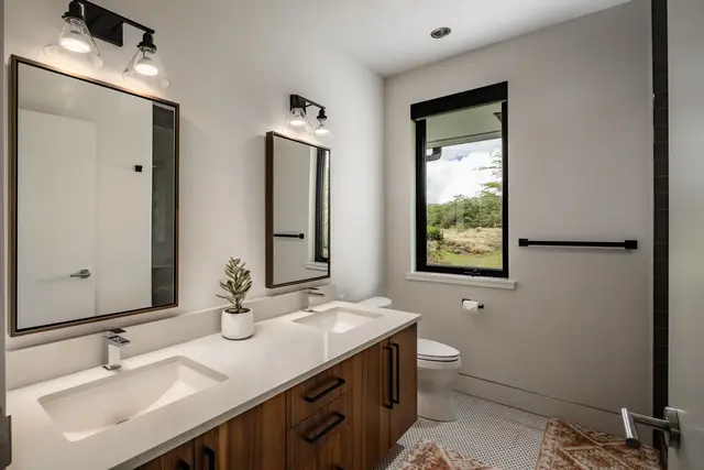 Listing Image for 171 W Ikea Kai Pl 20 of 50