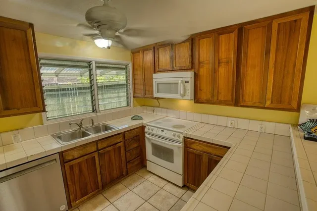 Listing Image for 2750 Kalapu Dr 40 11 of 29