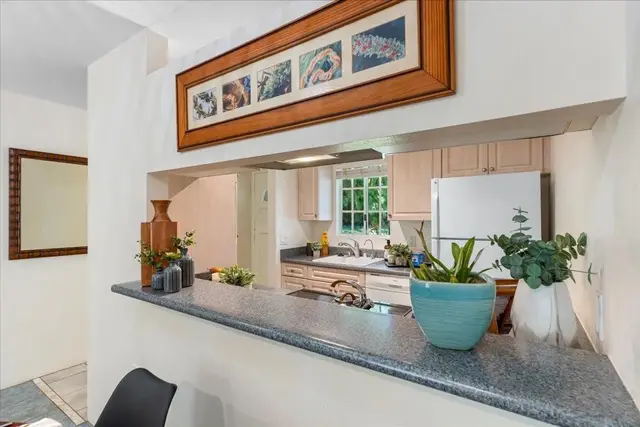 Listing Image for 160 Keonekai Rd 17-102 19 of 50