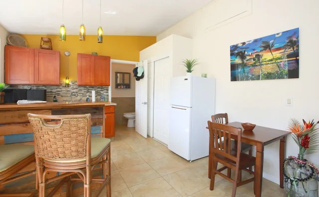 Listing Image for 854 Olowalu Rd Apt B 11 of 44