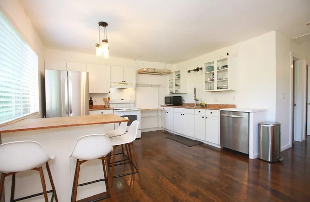 Listing Image for 854 Olowalu Rd Apt B 19 of 44