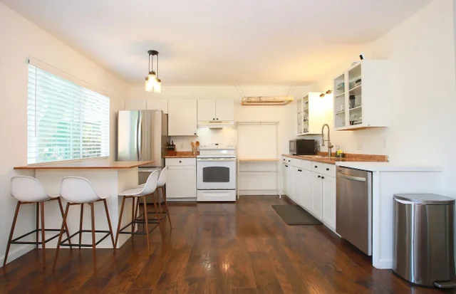 Listing Image for 854 Olowalu Rd Apt B 2 of 44