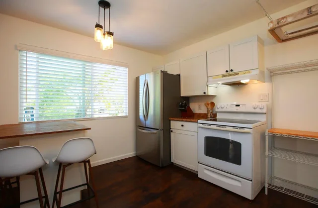 Listing Image for 854 Olowalu Rd Apt B 21 of 44