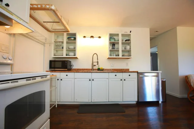 Listing Image for 854 Olowalu Rd Apt B 22 of 44