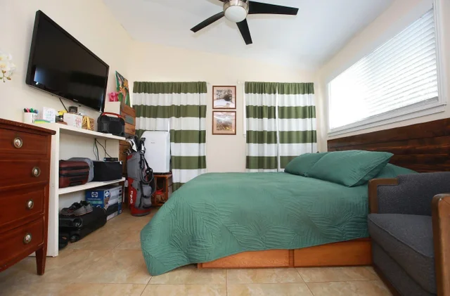 Listing Image for 854 Olowalu Rd Apt B 28 of 44