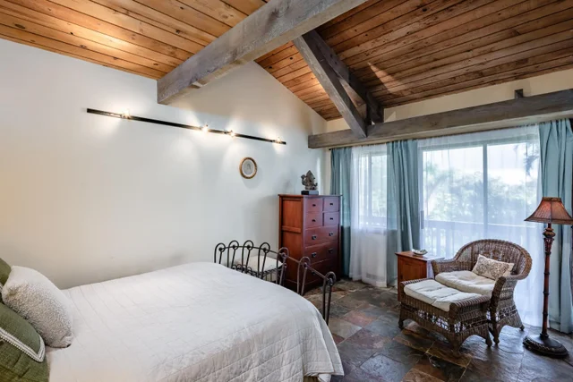 Listing Image for 1780 Kauhikoa Rd 25 of 50