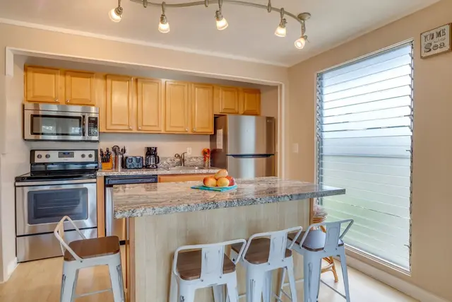 Listing Image for 3559 Lower Honoapiilani Rd 1m 3 of 31