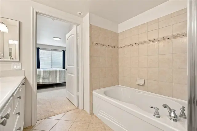 Listing Image for 1233 Limahana Cir B202 20 of 32